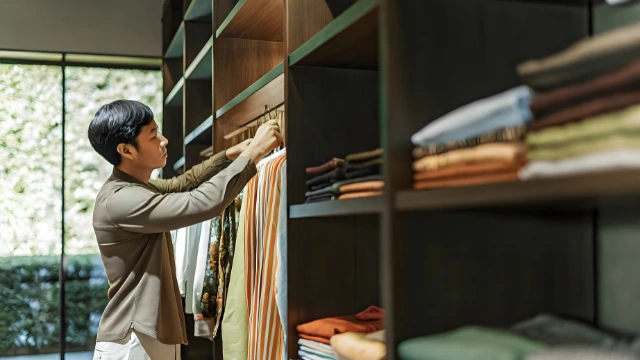 The Ultimate Wardrobe Closet Edit: Decluttering for a Stress-Free Morning